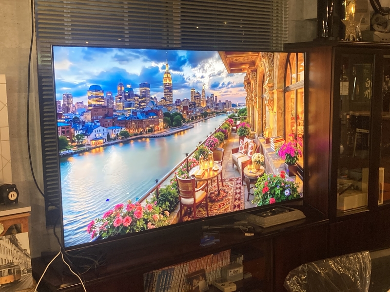 70型TVモニター